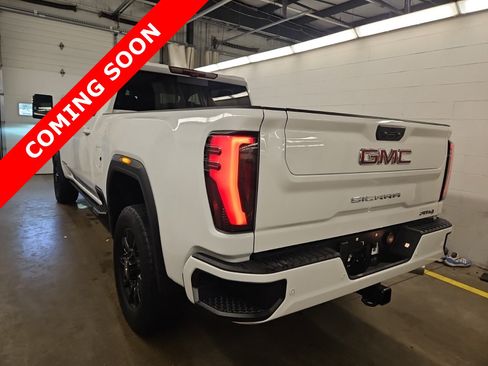 Used 2024 GMC Sierra 3500 AT4 w/ AT4 Premium Plus Package AWD/4WD image 3