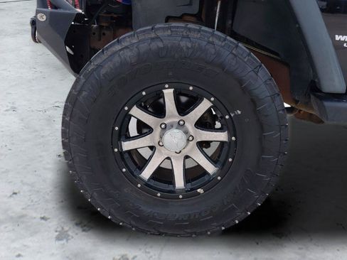 Used 2012 Jeep Wrangler Unlimited Sport w/ Connectivity Group AWD/4WD image 10
