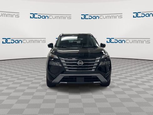 Used 2024 Nissan Rogue SL AWD/4WD image 3
