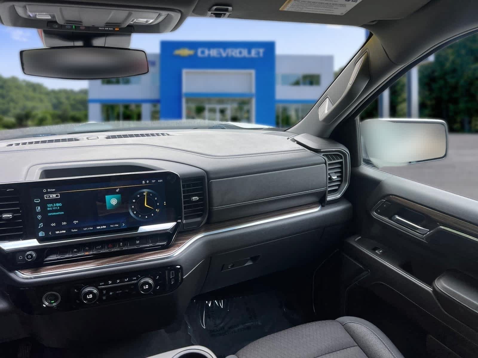 Used 2023 Chevrolet Silverado 1500 LT AWD/4WD image 33