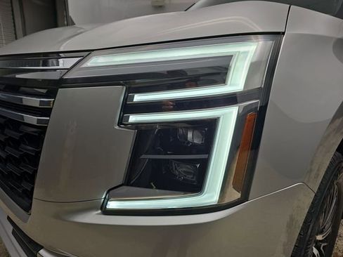 Used 2025 Nissan Armada SL w/ Captain's Chari Seat Package RWD image 15