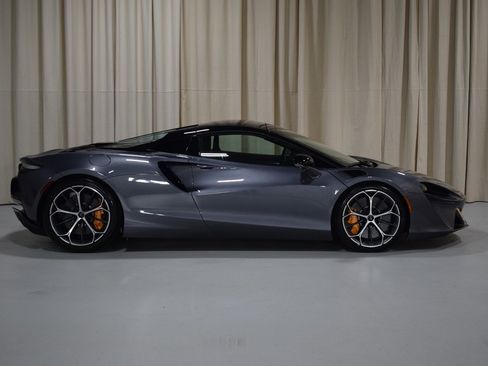 New 2025 McLaren Artura Spider image 13
