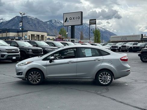 Used 2014 Ford Fiesta SE w/ Equipment Group 201A FWD image 8