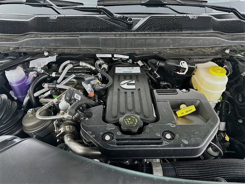 New 2025 RAM 2500 Limited w/ Towing Technology Group image 18