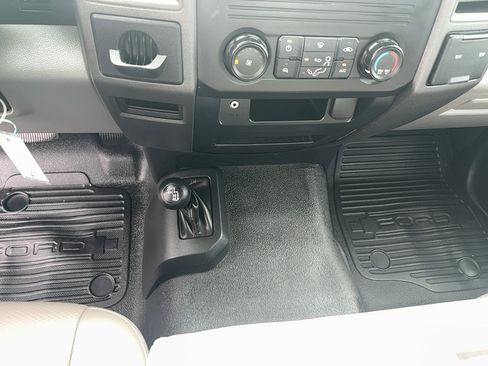 Used 2017 Ford F250 XL w/ Power Equipment Group AWD/4WD image 20