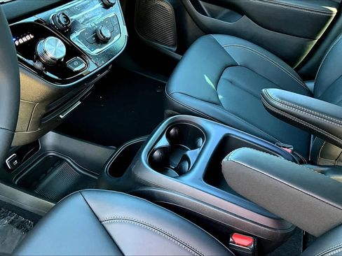 New 2026 Chrysler Voyager LX FWD image 8