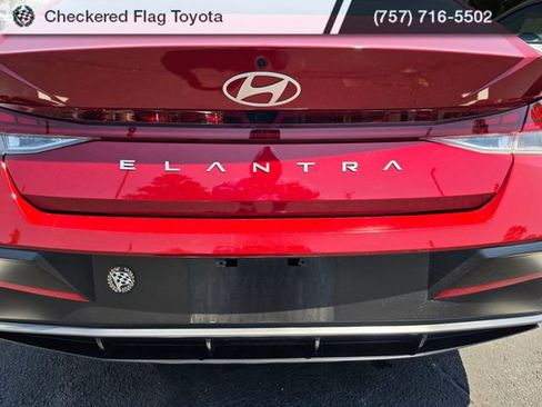 Used 2024 Hyundai Elantra SEL w/ Convenience Package FWD image 7