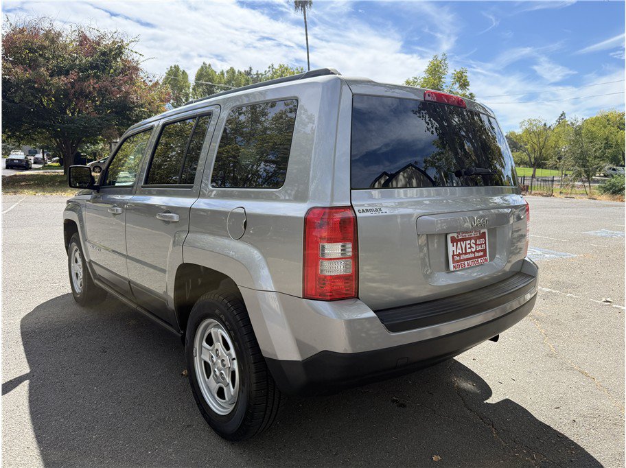 Used 2016 Jeep Patriot Sport w/ Power Value Group AWD/4WD image 3