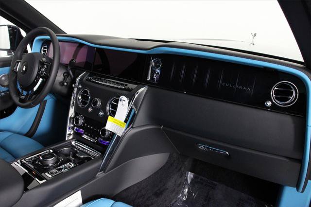 Certified 2026 Rolls-Royce Cullinan w/ Cullinan Package AWD/4WD image 12