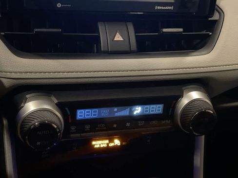 Certified 2021 Toyota RAV4 XLE w/ Convenience Package image 19