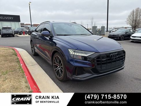 Used 2021 Audi Q8 Prestige w/ Prestige Package image 2