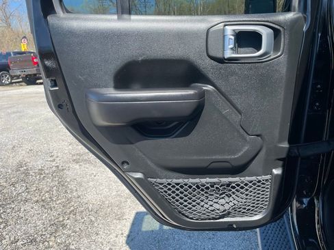 Used 2018 Jeep Wrangler Unlimited Sport S image 14