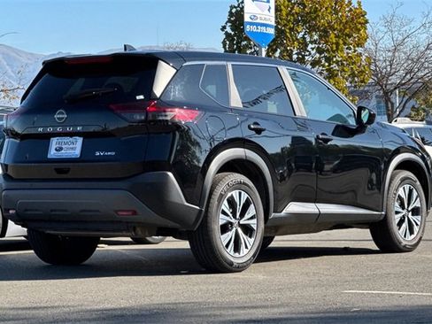 Used 2023 Nissan Rogue SV image 4