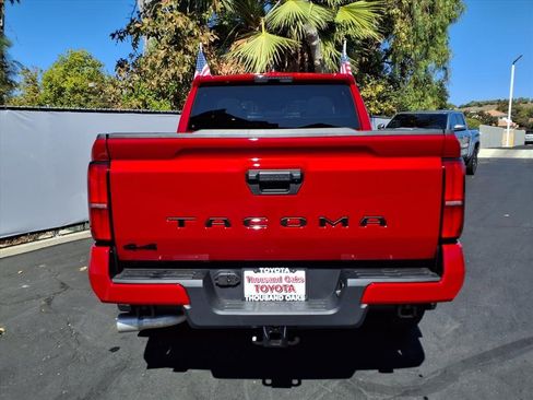 Certified 2025 Toyota Tacoma TRD Off-Road image 6