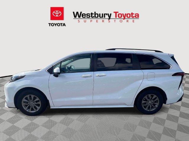 Used 2022 Toyota Sienna LE FWD image 6