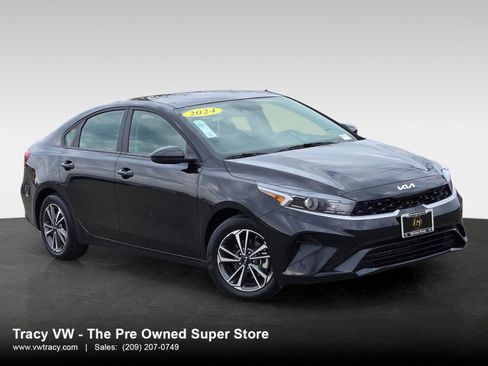 Used 2024 Kia Forte LXS image 1
