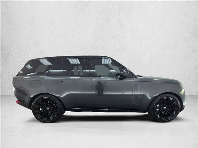Certified 2025 Land Rover Range Rover SE AWD/4WD image 4