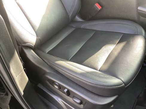 Used 2023 Chevrolet Tahoe LT w/ Luxury Package image 13