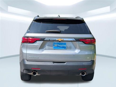 Used 2023 Chevrolet Traverse LT FWD image 5