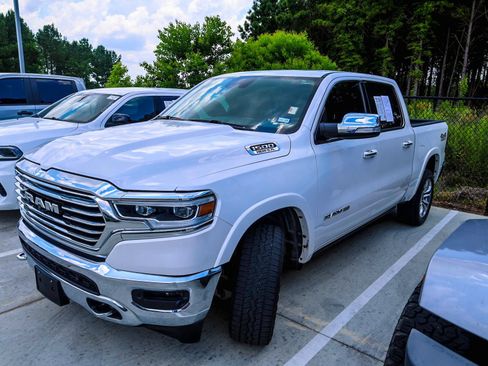 Used 2019 RAM 1500 Limited AWD/4WD image 2