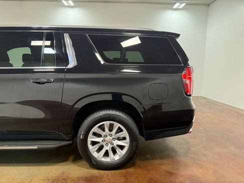 Used 2024 Chevrolet Suburban Premier AWD/4WD image 35