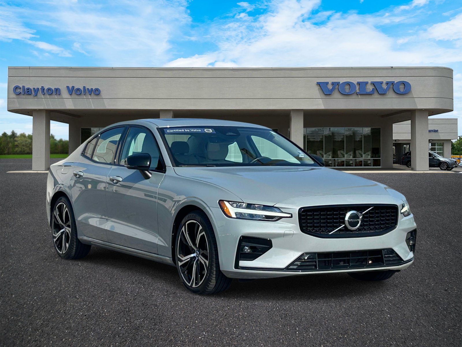 Certified 2024 Volvo S60 B5 Core AWD/4WD image 1