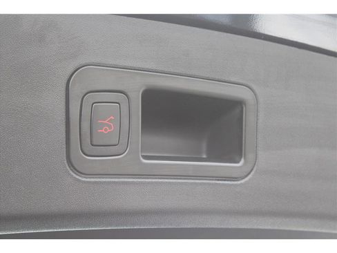 Used 2015 Tesla Model S 85D image 29