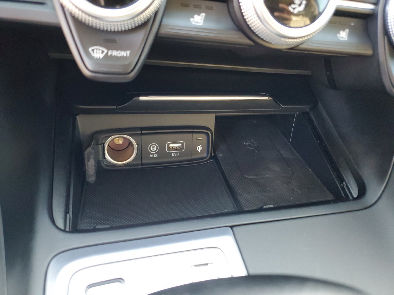 Used 2020 Genesis G70 3.3T w/ Prestige Package RWD image 24