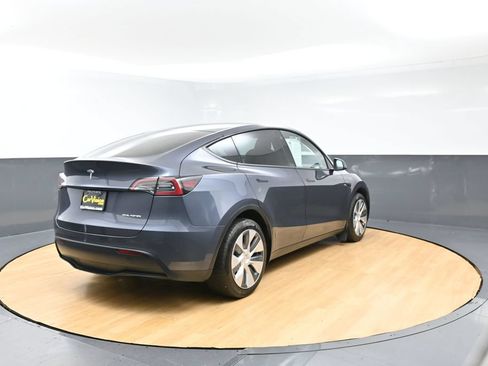 Used 2023 Tesla Model Y Long Range AWD/4WD image 2