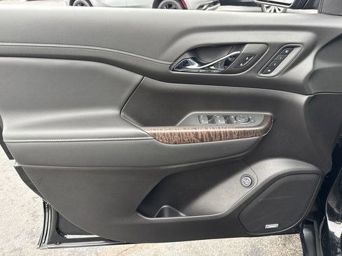 Certified 2023 GMC Acadia Denali image 13