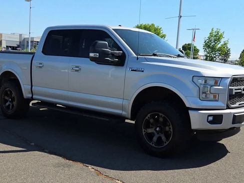 Used 2016 Ford F150 Lariat w/ Equipment Group 502A Luxury AWD/4WD image 2