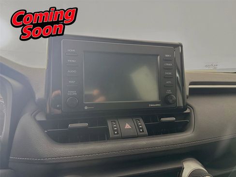 Used 2020 Toyota RAV4 XLE Premium image 12