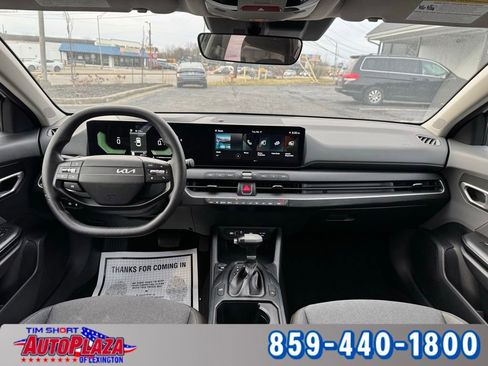 Used 2025 Kia K4 LXS image 23