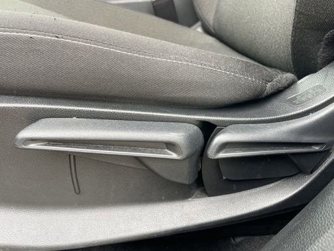 Used 2025 Honda CR-V LX image 24