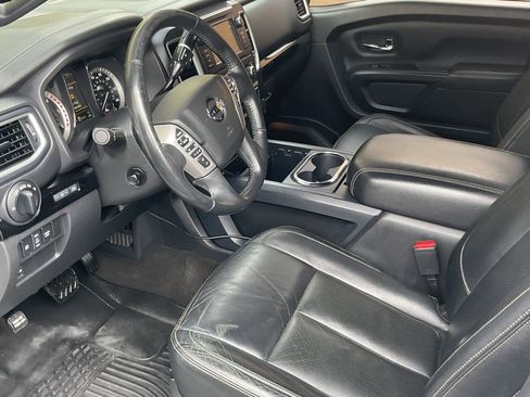 Used 2019 Nissan Titan SL w/ Midnight Edition image 23
