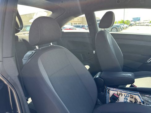 Used 2013 Volkswagen Beetle 2.5 FWD image 24