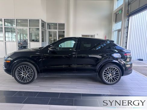 Used 2021 Porsche Cayenne Coupe AWD/4WD image 10