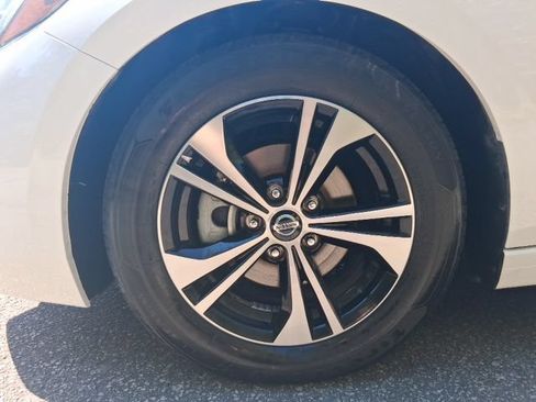 Used 2022 Nissan Sentra SV FWD image 10