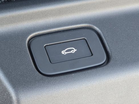 New 2025 Land Rover Range Rover SE image 21