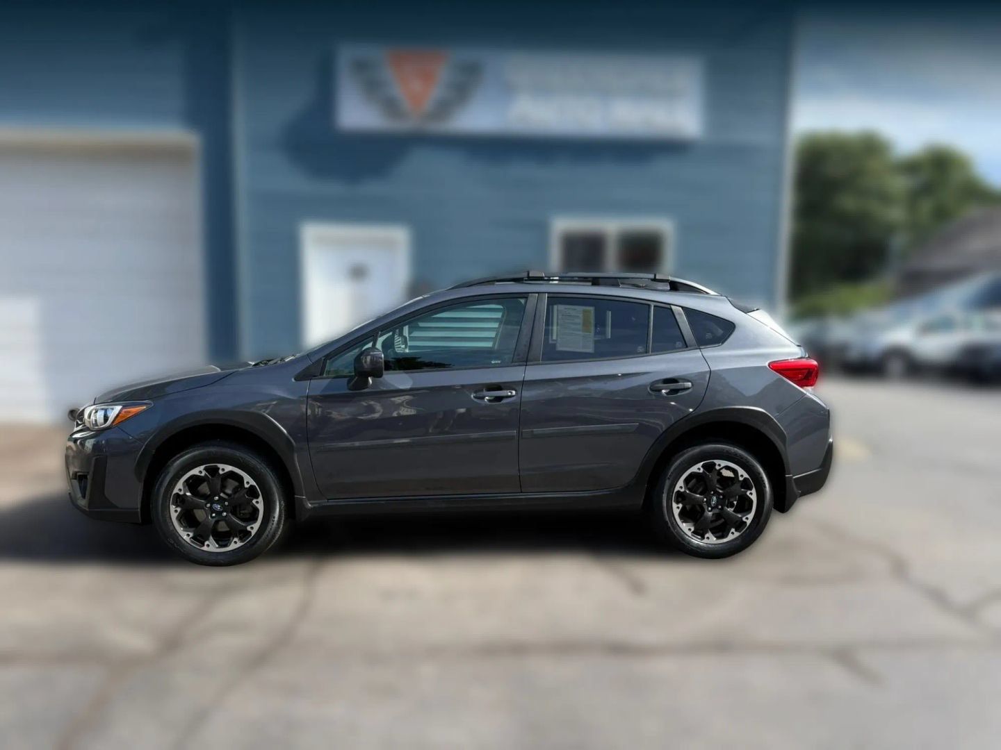 Used 2022 Subaru Crosstrek 2.0i Premium w/ Moonroof Package AWD/4WD image 3