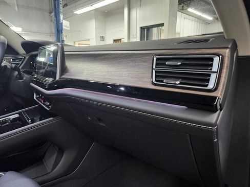 New 2026 Volkswagen Atlas SEL Premium R-Line AWD/4WD image 13