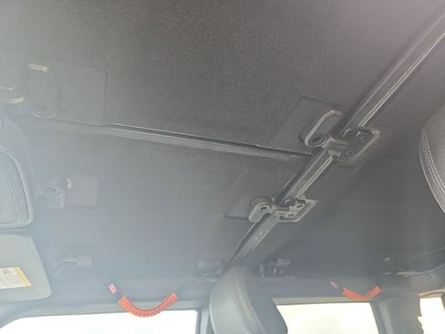 Used 2023 Ford Bronco Badlands image 30