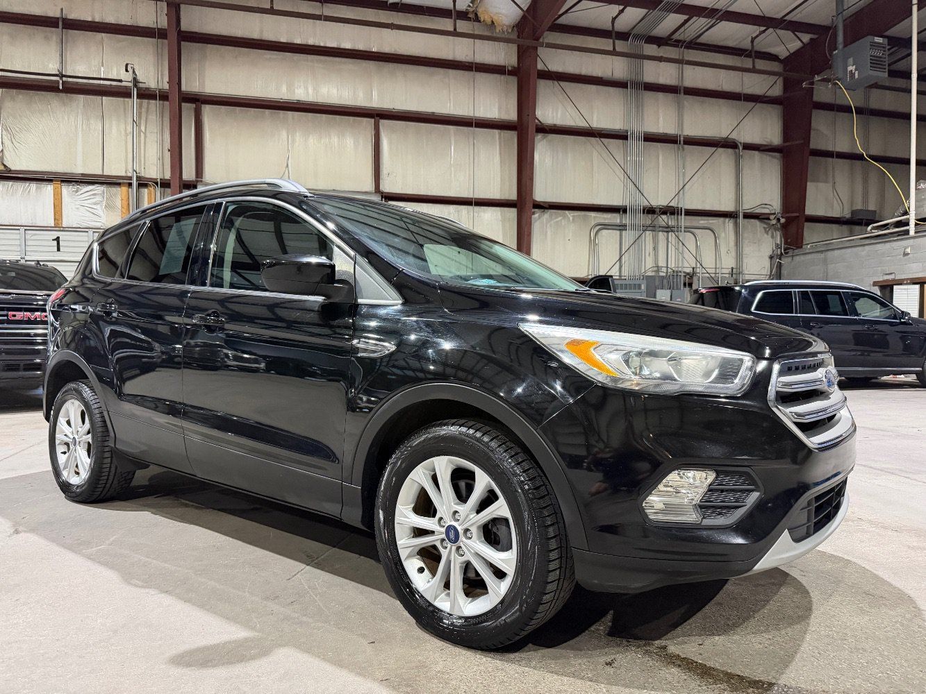 Used 2017 Ford Escape SE w/ Equipment Group 201A FWD image 1