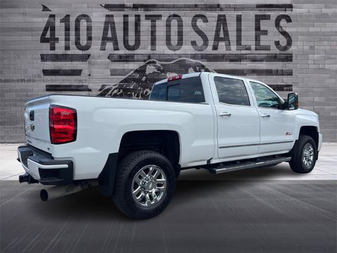 Used 2018 Chevrolet Silverado 3500 LTZ image 3