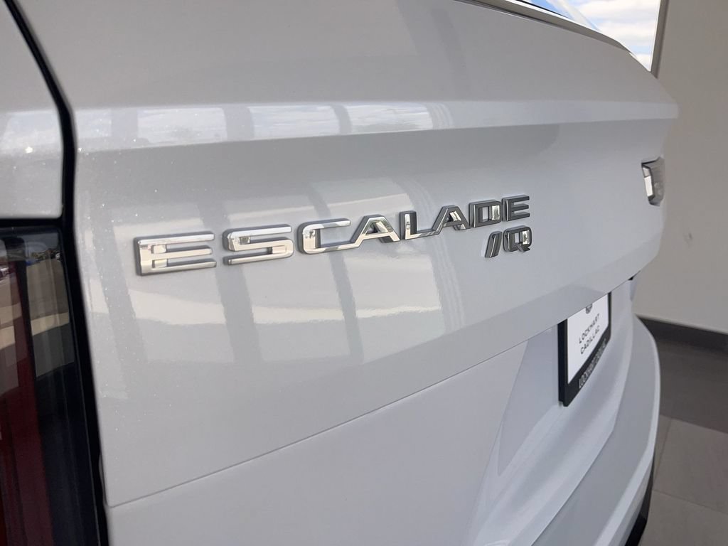 New 2026 Cadillac Escalade IQ Luxury 1 w/ LPO, Floor Liner Package AWD/4WD image 13