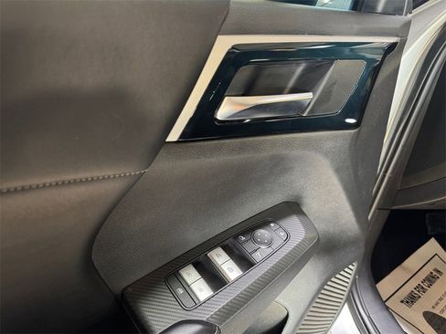 Used 2022 Mitsubishi Outlander SE image 14