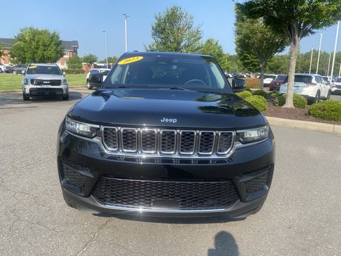 Used 2023 Jeep Grand Cherokee Laredo w/ Luxury Tech Group I AWD/4WD image 3