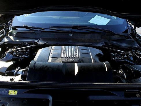 Used 2018 Land Rover Discovery SE image 15