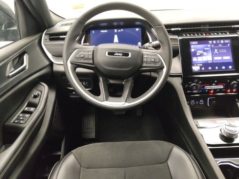 Used 2023 Jeep Grand Cherokee Altitude AWD/4WD image 22