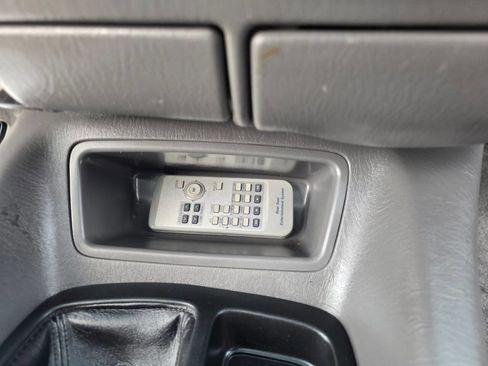 Used 2004 Toyota Sequoia Limited image 36